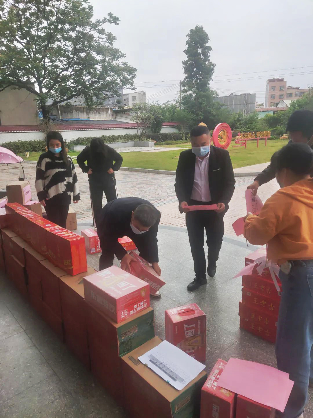 爱心捐赠暖人心 企业助力同抗疫 记合生雅居抗疫精彩瞬间,合生雅居协助政府抗疫 爱心捐赠暖人心 企业助力同抗疫 记合生雅居抗疫精彩瞬间,合生雅居协助政府抗疫