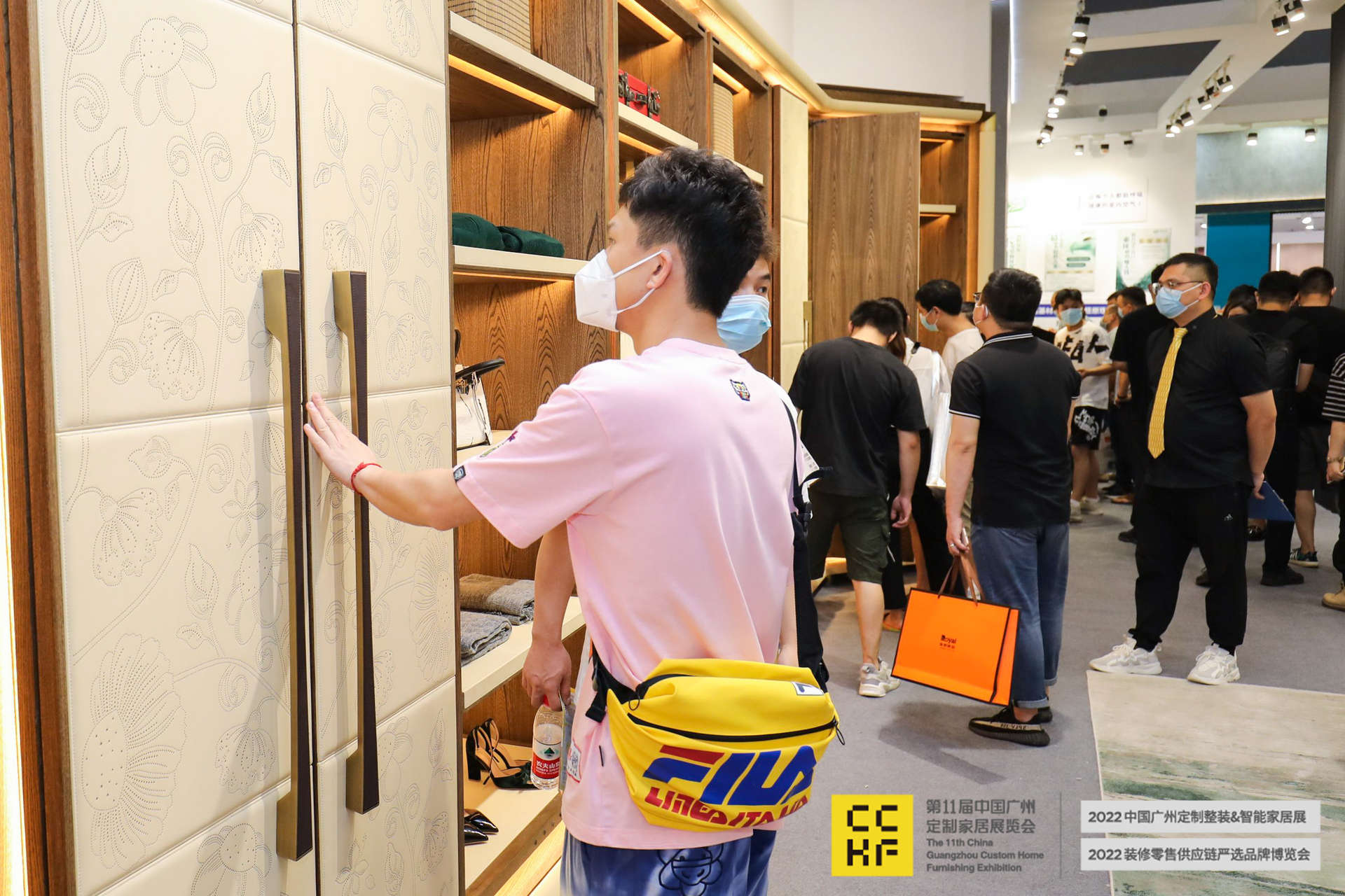 合生雅居木皮整装强势出圈第11届定制家居展,“小整装·大定制”一站式搞定 合生雅居木皮整装强势出圈第11届定制家居展,“小整装·大定制”一站式搞定